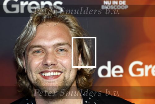 Amsterdam 26 augustus 2025
Premiere over de Grens in het vondelpark . De cast bestaat uit Manuel Broekman Jasmine Sendar Nienke Plas Vincent Banic en Elisabeth Puglia. Barbara Sloesen ( zwnger) kwam met partner Joost Hofman
