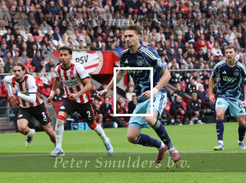 Eindhoven, 21 September 2025
PSV-AJAX, Eindstand 2-2
Kompetitie seizoen 2025-2026
Kenneth Taylor scoort uit penalty 1-1