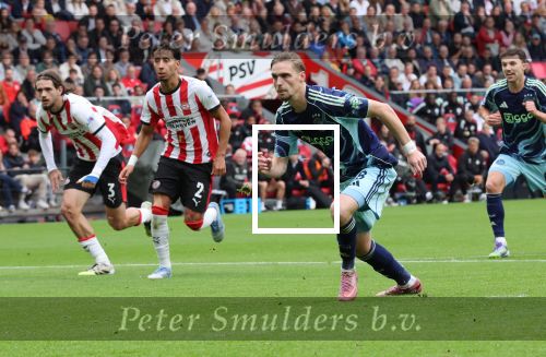 Eindhoven, 21 September 2025
PSV-AJAX, Eindstand 2-2
Kompetitie seizoen 2025-2026
Kenneth Taylor scoort uit penalty 1-1