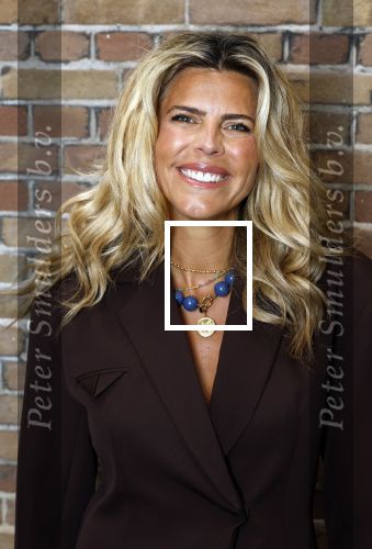 Amsterdam 18 september 2025
Prinses Eloise organiseert samen met Attire Amsterdam en My Lima Lima een modeshow . Haar ouders, Prins Constantijn en moeder Prinses Laurentien zijn natuurlijk aanwezig . Kim Kotter