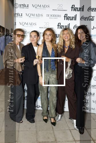 Amsterdam 18 september 2025
Prinses Eloise organiseert samen met Attire Amsterdam en My Lima Lima een modeshow . Haar ouders, Prins Constantijn en moeder Prinses Laurentien zijn natuurlijk aanwezig . Kirsten Schilder Kim Kotter Prinses Eloise en Lonneke Nooteboom