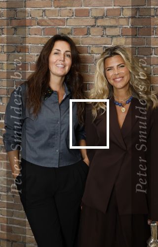 Amsterdam 18 september 2025
Prinses Eloise organiseert samen met Attire Amsterdam en My Lima Lima een modeshow . Haar ouders, Prins Constantijn en moeder Prinses Laurentien zijn natuurlijk aanwezig . Kirsten Schilder en Kim Kotter