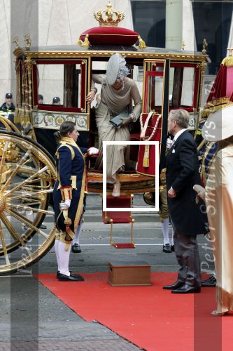 Den Haag 16 september 2025
Prinsjesdag 2025 met aanwezig namens de koninklijke familie , Koning Willem Alexander Koningin Maxima Prinses Amalia Prinses Alexia Prinses Ariane Prins Constantijn en Prinses Laurentien . Koningin Maxima viel bijna op de rode loper