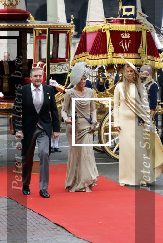 Den Haag 16 september 2025
Prinsjesdag 2025 met aanwezig namens de koninklijke familie , Koning Willem Alexander Koningin Maxima Prinses Amalia Prinses Alexia Prinses Ariane Prins Constantijn en Prinses Laurentien . Koningin Maxima viel bijna op de rode loper