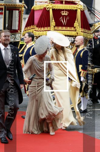 Den Haag 16 september 2025
Prinsjesdag 2025 met aanwezig namens de koninklijke familie , Koning Willem Alexander Koningin Maxima Prinses Amalia Prinses Alexia Prinses Ariane Prins Constantijn en Prinses Laurentien . Koningin Maxima viel bijna op de rode loper