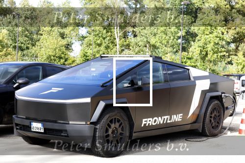 Soest 12 september 2025
Presentatie Special Forces Vips met oa Djarno Hofland Cherry Ann Person Jody Bernald Fajah Lourens Rachel John Farja Farvardin (Fawrynotsawry) Dylan Hoogerwerf Nikki Koppedraaijer  Matthijs Groenevelt Dennis Kok Bas Kremer en Erik Wegenwijs . De presenatie was in het Nationaal Militair Museum .Tesla Sybertruck van Kosso