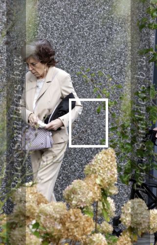 Rotterdam 20 september 2025
Crematie Gerard Cox bij crematorium de Hoeksche Waard. Lee Towers met zijn vrouw Laura