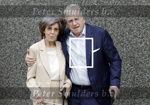 Rotterdam 20 september 2025
Crematie Gerard Cox bij crematorium de Hoeksche Waard. Lee Towers met zijn vrouw Laura