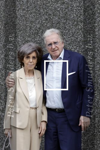 Rotterdam 20 september 2025
Crematie Gerard Cox bij crematorium de Hoeksche Waard. Lee Towers met zijn vrouw Laura