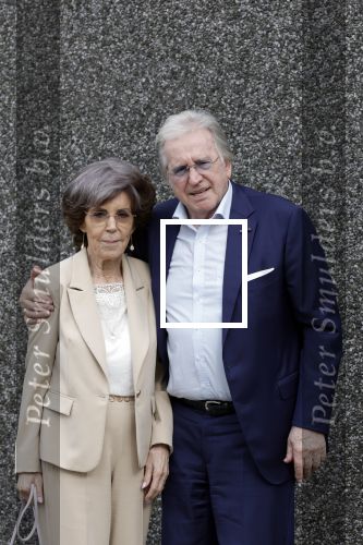 Rotterdam 20 september 2025
Crematie Gerard Cox bij crematorium de Hoeksche Waard. Lee Towers met zijn vrouw Laura