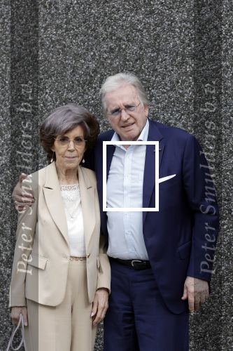 Rotterdam 20 september 2025
Crematie Gerard Cox bij crematorium de Hoeksche Waard. Lee Towers met zijn vrouw Laura