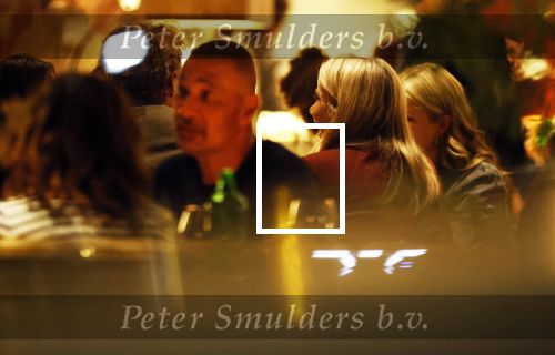 Amsterdam 11 september 2025
Linda de Mol Jeroen Rietbergen Noa Vahle Julian Vahle en zijn vriendin Chelsea Weimar zijn gezellig uitetetn in de nieuwe Hotspot van Amsterdam Restaurant Toet . Ook Ruud Gullit en zijn vriendin Karin de Rooij waren aanwezig .