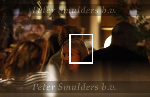 Amsterdam 11 september 2025
Linda de Mol Jeroen Rietbergen Noa Vahle Julian Vahle en zijn vriendin Chelsea Weimar zijn gezellig uitetetn in de nieuwe Hotspot van Amsterdam Restaurant Toet . Ook Ruud Gullit en zijn vriendin Karin de Rooij waren aanwezig .