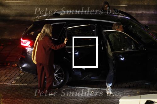 Amsterdam 11 september 2025
Linda de Mol Jeroen Rietbergen Noa Vahle Julian Vahle en zijn vriendin Chelsea Weimar zijn gezellig uitetetn in de nieuwe Hotspot van Amsterdam Restaurant Toet . Ook Ruud Gullit en zijn vriendin Karin de Rooij waren aanwezig .