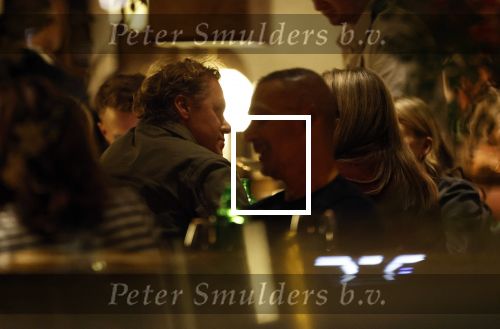 Amsterdam 11 september 2025
Linda de Mol Jeroen Rietbergen Noa Vahle Julian Vahle en zijn vriendin Chelsea Weimar zijn gezellig uitetetn in de nieuwe Hotspot van Amsterdam Restaurant Toet . Ook Ruud Gullit en zijn vriendin Karin de Rooij waren aanwezig .