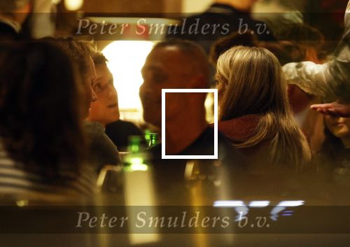 Amsterdam 11 september 2025
Linda de Mol Jeroen Rietbergen Noa Vahle Julian Vahle en zijn vriendin Chelsea Weimar zijn gezellig uitetetn in de nieuwe Hotspot van Amsterdam Restaurant Toet . Ook Ruud Gullit en zijn vriendin Karin de Rooij waren aanwezig .