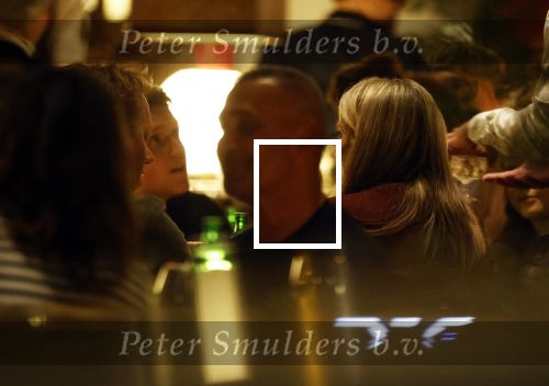 Amsterdam 11 september 2025
Linda de Mol Jeroen Rietbergen Noa Vahle Julian Vahle en zijn vriendin Chelsea Weimar zijn gezellig uitetetn in de nieuwe Hotspot van Amsterdam Restaurant Toet . Ook Ruud Gullit en zijn vriendin Karin de Rooij waren aanwezig .