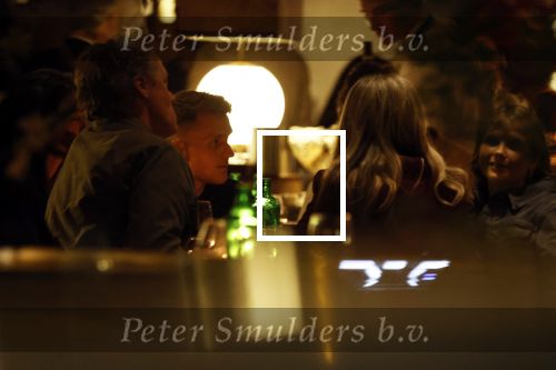 Amsterdam 11 september 2025
Linda de Mol Jeroen Rietbergen Noa Vahle Julian Vahle en zijn vriendin Chelsea Weimar zijn gezellig uitetetn in de nieuwe Hotspot van Amsterdam Restaurant Toet . Ook Ruud Gullit en zijn vriendin Karin de Rooij waren aanwezig .