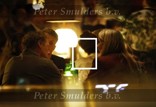 Amsterdam 11 september 2025
Linda de Mol Jeroen Rietbergen Noa Vahle Julian Vahle en zijn vriendin Chelsea Weimar zijn gezellig uitetetn in de nieuwe Hotspot van Amsterdam Restaurant Toet . Ook Ruud Gullit en zijn vriendin Karin de Rooij waren aanwezig .