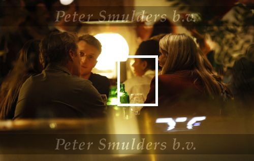 Amsterdam 11 september 2025
Linda de Mol Jeroen Rietbergen Noa Vahle Julian Vahle en zijn vriendin Chelsea Weimar zijn gezellig uitetetn in de nieuwe Hotspot van Amsterdam Restaurant Toet . Ook Ruud Gullit en zijn vriendin Karin de Rooij waren aanwezig .