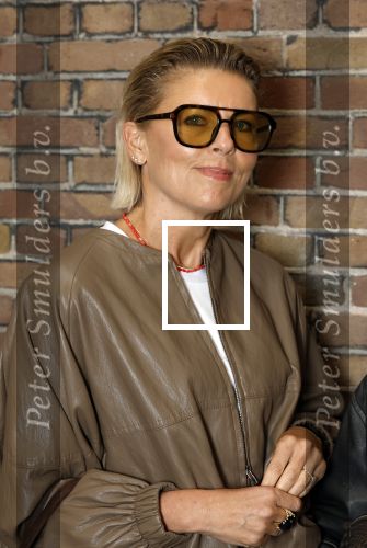 Amsterdam 18 september 2025
Prinses Eloise organiseert samen met Attire Amsterdam en My Lima Lima een modeshow . Haar ouders, Prins Constantijn en moeder Prinses Laurentien zijn natuurlijk aanwezig . Lonneke Noteboom met schoondochter
