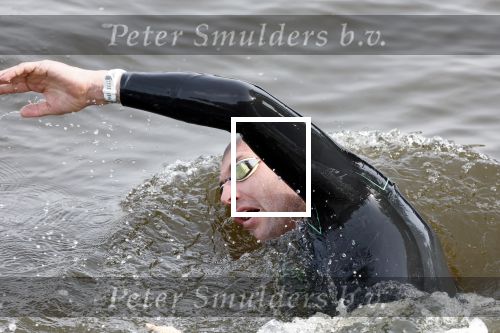 Amsterdam 6  september 2025
Maarten v d Weijden zwemt 75 km in 24 uur voor Jeugdfonds Sport Cultuur amsterdam . Zijn vriendin Anne begeleidt hem met een sloep .