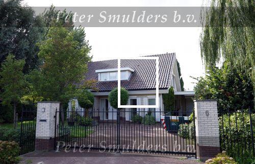 Rijnsburg 4 september 2025
Nieuwe huis van Mart Hoogkamer en zijn vriendin Jennifer v Ooijen . Ze gaan het huis helemaal verbouwen .
