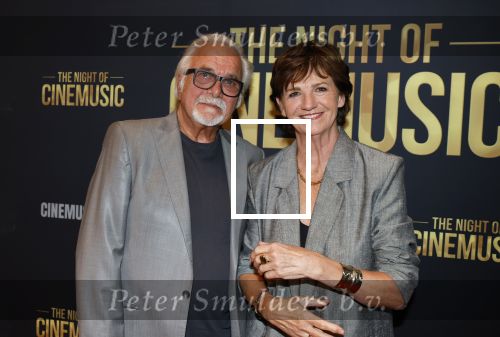 Amsterdam 12 september 2025
Uitreiking Cinemusic Rembrandt Oeuvre Award - tijdens The Night Of Cinemusic in het Concertgebouw. Jeroen Krabbe krijgt Ouvre prijs uit handen van Rene Mioch .  Martine v os met haar man Wouter Stips