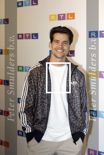 Hilversum 27 augustus 2025
De deelnemers van Expeditie Robinson 2025 zijn Nordin Besling
Matyas Bittenbinder
Demi de Boer
Yesim Candan

Vincent Croiset
Roos Dickmann
Koen Pieter van Dijk
Kevin Hassing
Roelof Hemmen
Camiel Kesbeke
Twan Kuyper
Amije Roos van der Laan
Stefania Liberakakis
Robin Martens
Churandy Martina
Florentien van der Meulen
Linda Wagenmakers
Marieke Westenenk
Lies Zhara
De presentatie is in handen van Nicolette Kluijver en Edson da Graca
