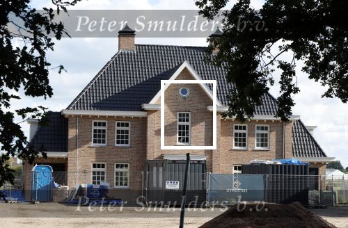 Noordwijkerhout 5 september 2025
Het huis van Maxime Meiland en haar man Leroy is bijna klaar . Ze wonen voorlopig nog in een Tiny House . Het huyis van Martien Meiland en Erica Meiland is ook bijna klaar.