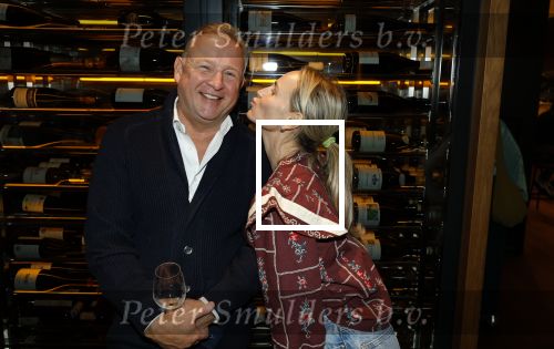 Amsterdam 26 september 2025
Boekpresentatie Simone v d Ende in restaurant Rijks . Chantal Janzen ontvangt het eerste boek . Mike Dobbinga en Carlijn Lempers