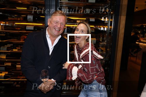 Amsterdam 26 september 2025
Boekpresentatie Simone v d Ende in restaurant Rijks . Chantal Janzen ontvangt het eerste boek . Mike Dobbinga en Carlijn Lempers