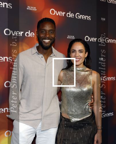 Amsterdam 26 augustus 2025
Premiere over de Grens in het vondelpark . De cast bestaat uit Manuel Broekman Jasmine Sendar Nienke Plas Vincent Banic en Elisabeth Puglia. Nienke Plas met partner