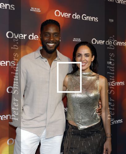 Amsterdam 26 augustus 2025
Premiere over de Grens in het vondelpark . De cast bestaat uit Manuel Broekman Jasmine Sendar Nienke Plas Vincent Banic en Elisabeth Puglia. Nienke Plas met partner