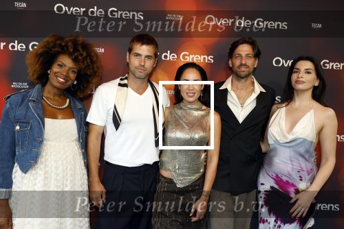 Amsterdam 26 augustus 2025
Premiere over de Grens in het vondelpark . De cast bestaat uit Manuel Broekman Jasmine Sendar Nienke Plas Vincent Banic en Elisabeth Puglia.