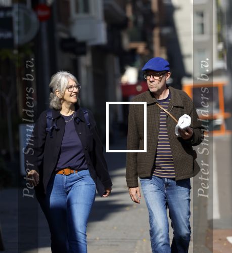 Amsterdam 29 september 2025
Owen Schumacher met zijn vrouw op straat in Amsterdam zuid.