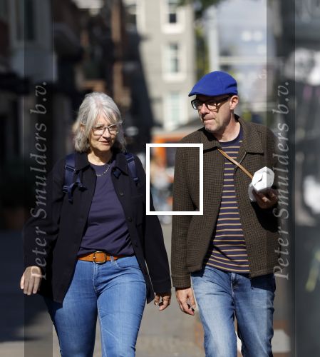 Amsterdam 29 september 2025
Owen Schumacher met zijn vrouw op straat in Amsterdam zuid.