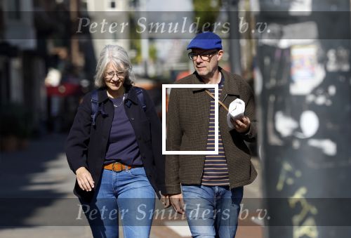 Amsterdam 29 september 2025
Owen Schumacher met zijn vrouw op straat in Amsterdam zuid.