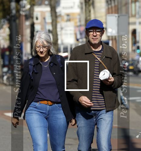 Amsterdam 29 september 2025
Owen Schumacher met zijn vrouw op straat in Amsterdam zuid.