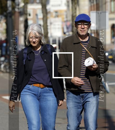 Amsterdam 29 september 2025
Owen Schumacher met zijn vrouw op straat in Amsterdam zuid.
