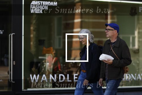 Amsterdam 29 september 2025
Owen Schumacher met zijn vrouw op straat in Amsterdam zuid.