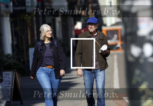 Amsterdam 29 september 2025
Owen Schumacher met zijn vrouw op straat in Amsterdam zuid.