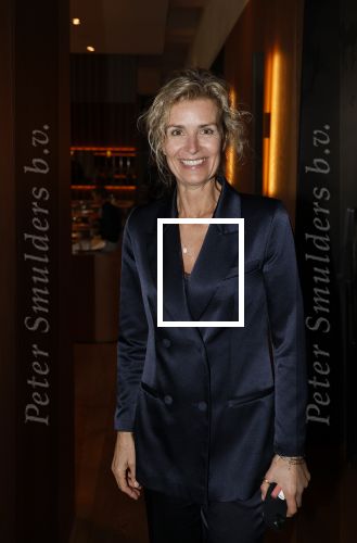 Amsterdam 26 september 2025
Boekpresentatie Simone v d Ende in restaurant Rijks . Chantal Janzen ontvangt het eerste boek . Patricia Snel