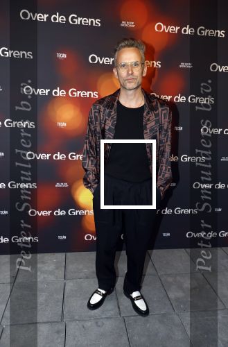 Amsterdam 26 augustus 2025
Premiere over de Grens in het vondelpark . De cast bestaat uit Manuel Broekman Jasmine Sendar Nienke Plas Vincent Banic en Elisabeth Puglia. Patrick Martens
