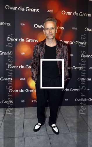 Amsterdam 26 augustus 2025
Premiere over de Grens in het vondelpark . De cast bestaat uit Manuel Broekman Jasmine Sendar Nienke Plas Vincent Banic en Elisabeth Puglia. Patrick Martens