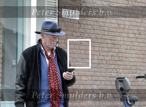 Amsterdam 26 september 2025
Peter faber wachtend op straat op een taxi.