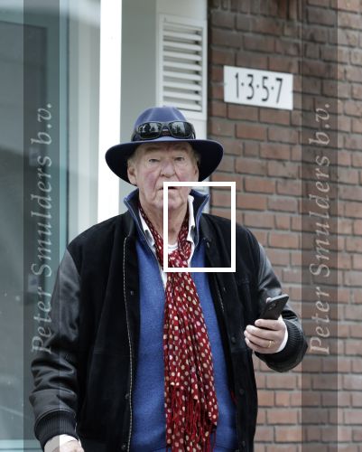 Amsterdam 26 september 2025
Peter faber wachtend op straat op een taxi.