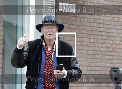 Amsterdam 26 september 2025
Peter faber wachtend op straat op een taxi.