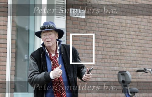 Amsterdam 26 september 2025
Peter faber wachtend op straat op een taxi.