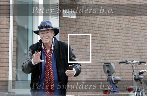 Amsterdam 26 september 2025
Peter faber wachtend op straat op een taxi.